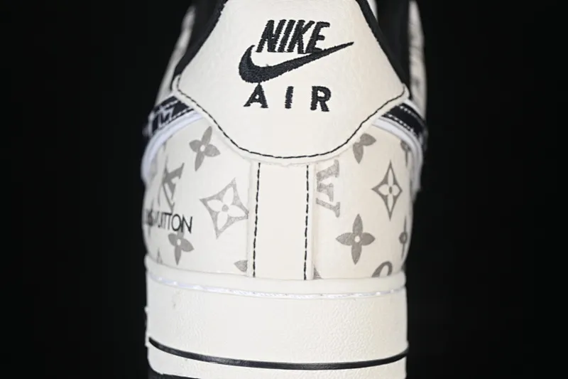 All Categories Nk Air Force 1 Air Force Series Nk Air Force 1 Low Air Force Low Nike Air Force 1'07 Low Gray and White Presbyopic Air Force One Low Casual Shoes SY1388-030